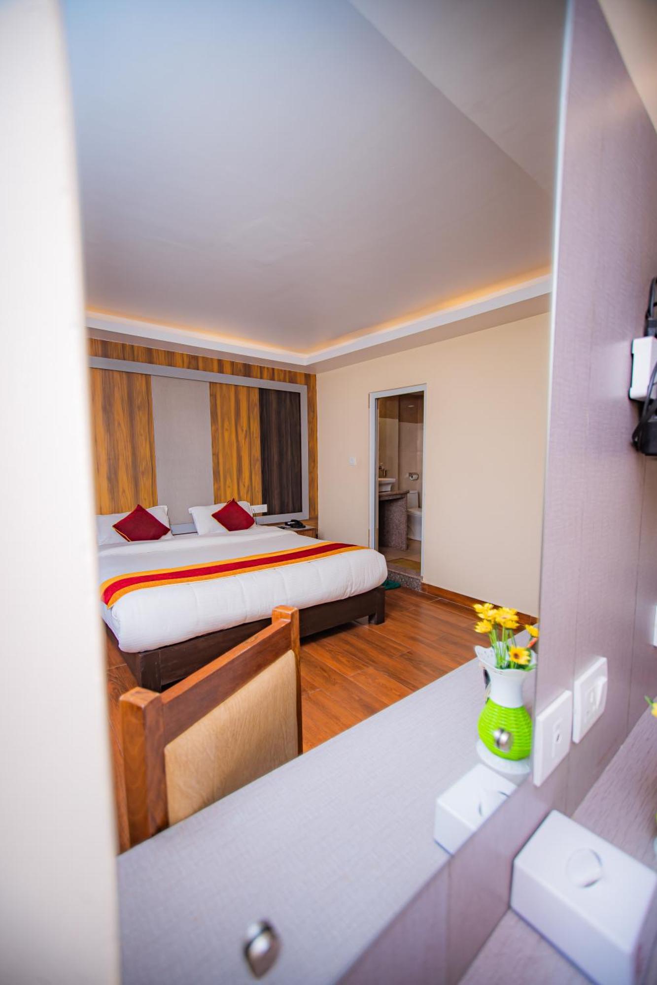Hotel Murano Pokhara Ngoại thất bức ảnh